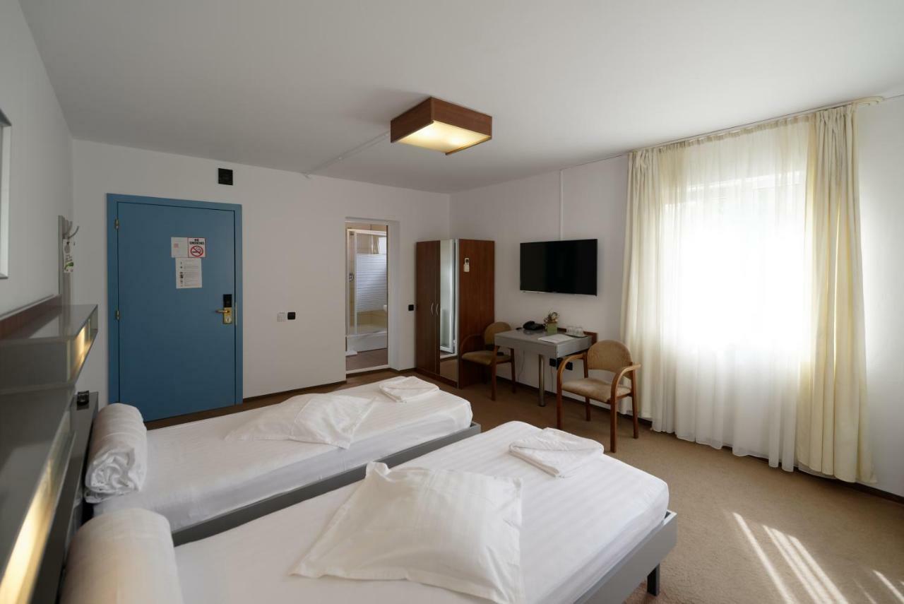 Hotel Vila Rosa Kluž Exteriér fotografie