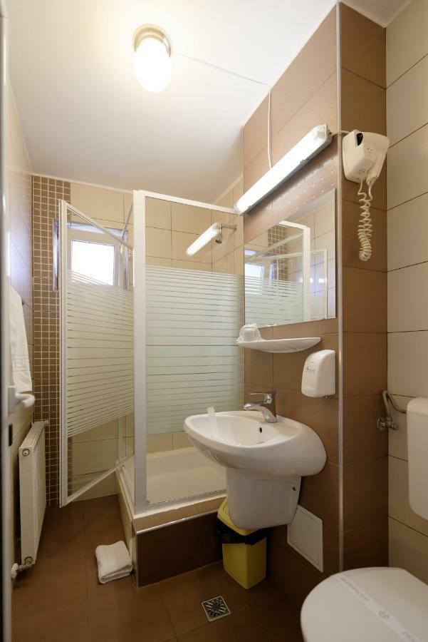 Hotel Vila Rosa Kluž Exteriér fotografie
