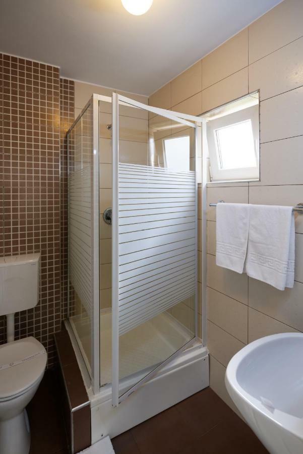Hotel Vila Rosa Kluž Exteriér fotografie