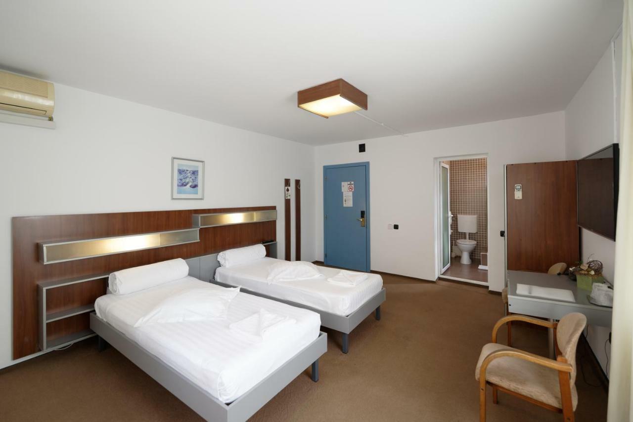 Hotel Vila Rosa Kluž Exteriér fotografie